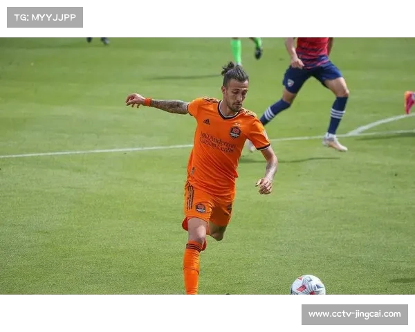 休斯顿迪纳摩球迷客场高歌震撼全场 视频走红网络